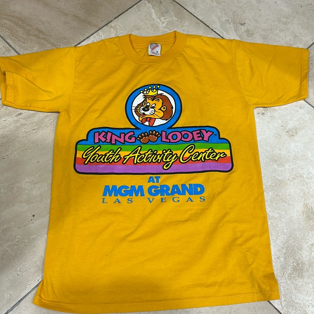 Vintage Las Vegas MGM Grand Graphic T-Shirtr